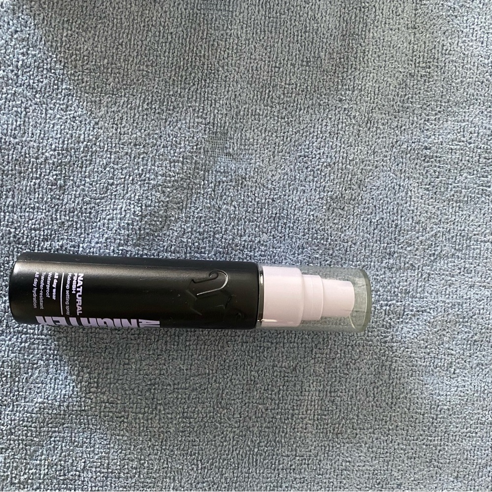 Milani Make It Last Setting Spray - Transparent - Picture 3 of 5